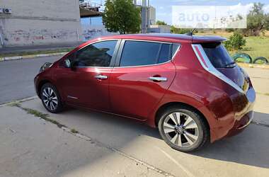 Хетчбек Nissan Leaf 2016 в Херсоні