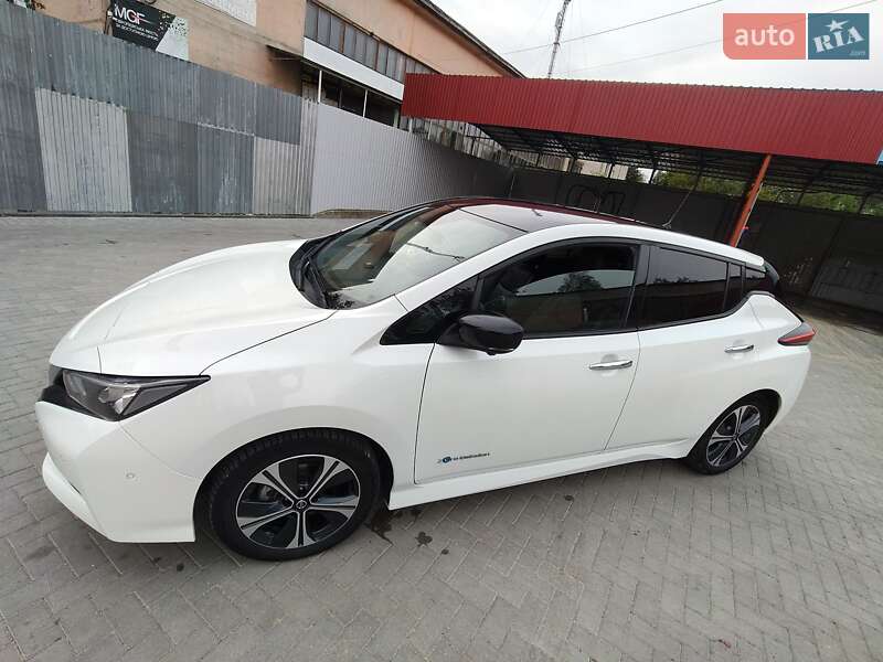 Хетчбек Nissan Leaf 2018 в Вінниці