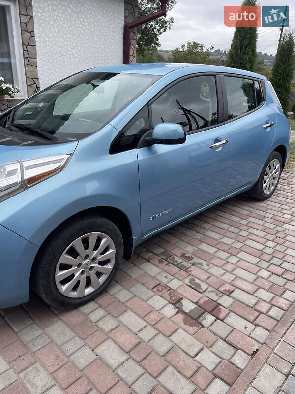 Хэтчбек Nissan Leaf 2015 в Тернополе