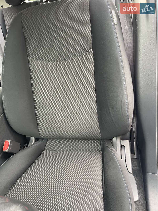 Хэтчбек Nissan Leaf 2015 в Тернополе