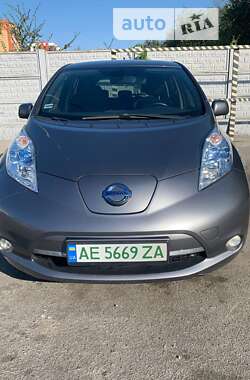 Хэтчбек Nissan Leaf 2013 в Днепре