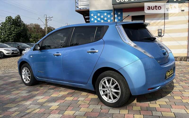Хэтчбек Nissan Leaf 2012 в Стрые