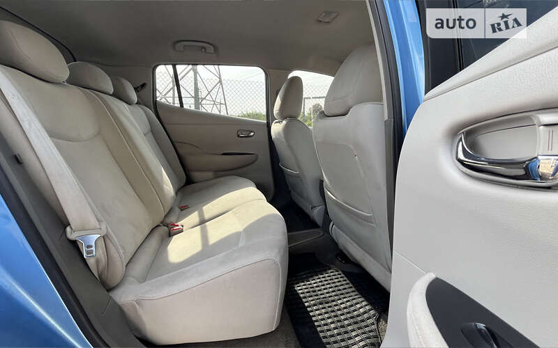 Хэтчбек Nissan Leaf 2012 в Стрые