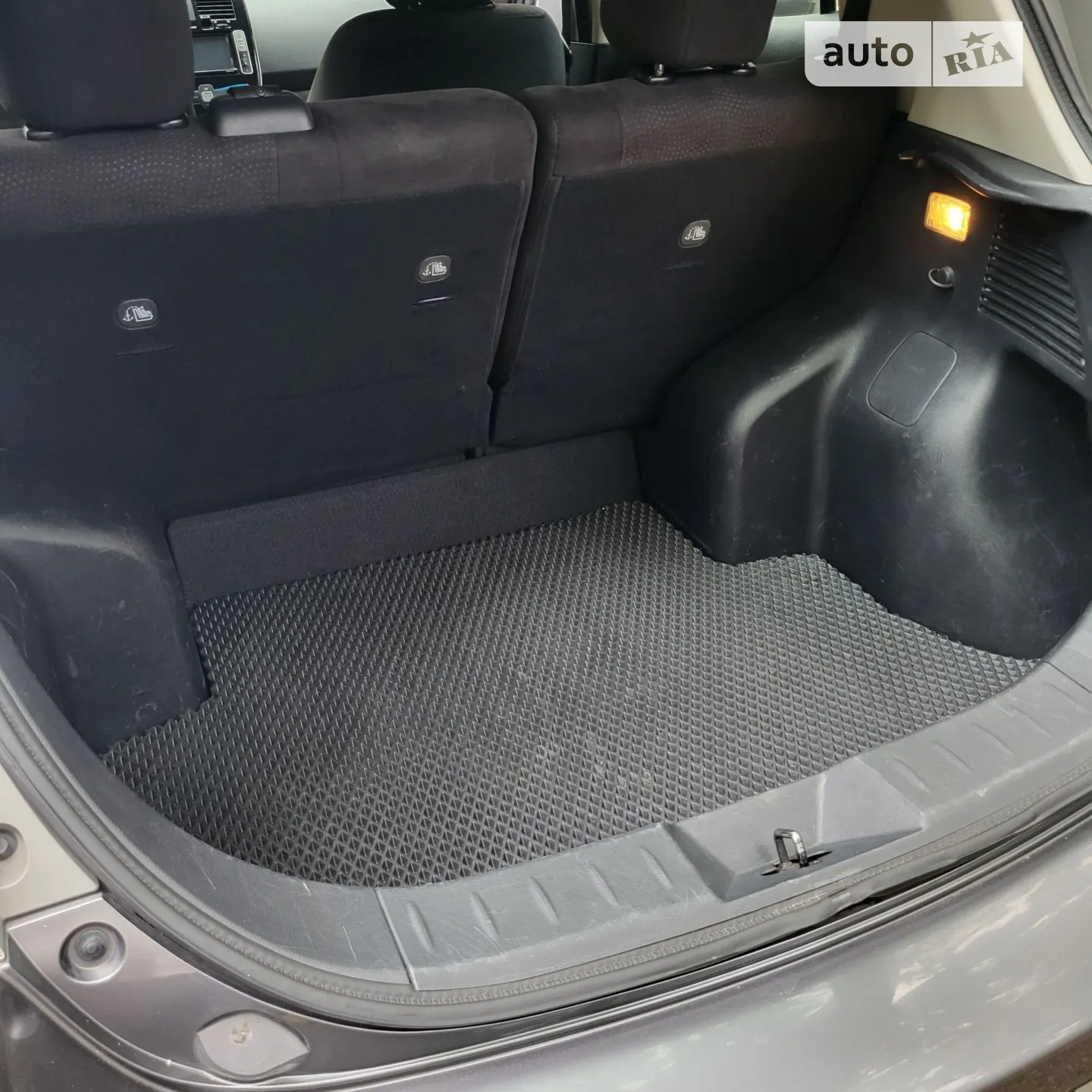 2015 Nissan Leaf - мініатюра 10