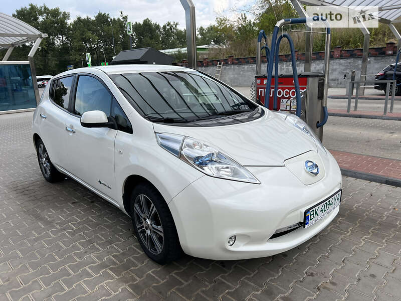 Хетчбек Nissan Leaf 2017 в Рівному