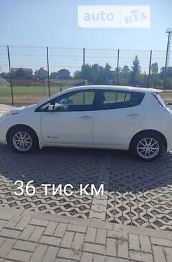 Хетчбек Nissan Leaf 2015 в Івано-Франківську