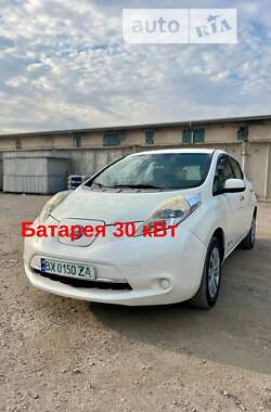 Хэтчбек Nissan Leaf 2013 в Каменец-Подольском