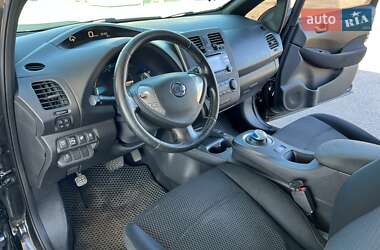 Хэтчбек Nissan Leaf 2013 в 