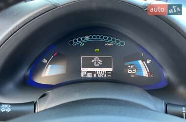 Хэтчбек Nissan Leaf 2013 в 