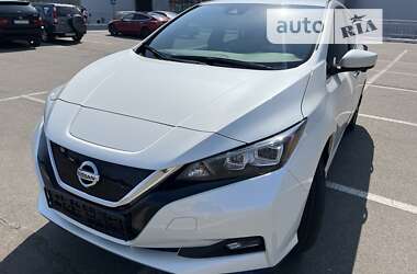 Хэтчбек Nissan Leaf 2023 в Киеве