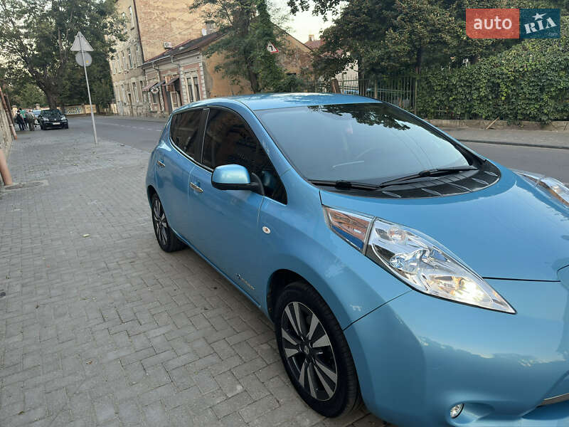 Хетчбек Nissan Leaf 2016 в Чернівцях