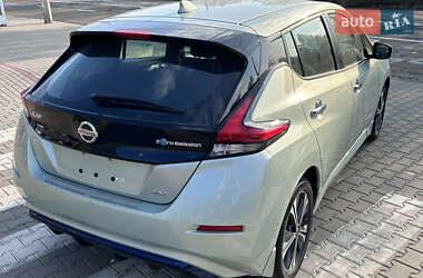 Хэтчбек Nissan Leaf 2018 в 