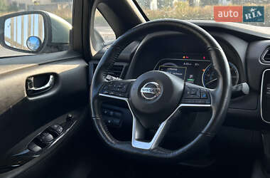 Хэтчбек Nissan Leaf 2018 в 