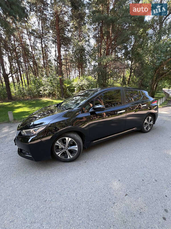 Хэтчбек Nissan Leaf 2020 в Днепре