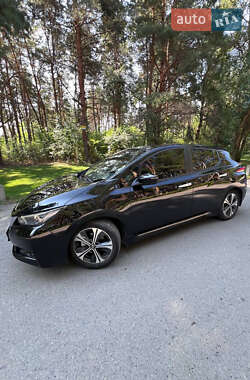 Хэтчбек Nissan Leaf 2020 в 