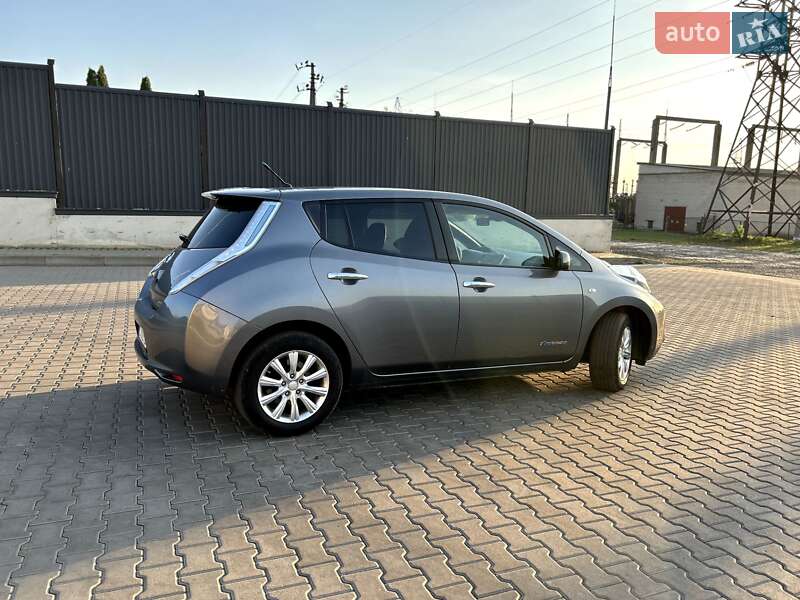 Хэтчбек Nissan Leaf 2014 в Рожище