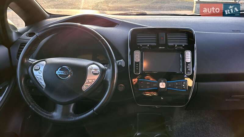 Хэтчбек Nissan Leaf 2014 в Рожище