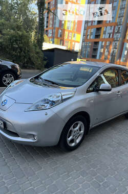 Хетчбек Nissan Leaf 2012 в Житомирі