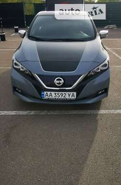 Хэтчбек Nissan Leaf 2021 в Киеве