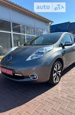 Хэтчбек Nissan Leaf 2015 в Ровно