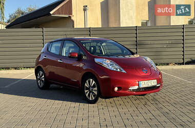 Хэтчбек Nissan Leaf 2013 в 
