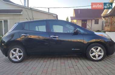 Хэтчбек Nissan Leaf 2015 в Шумске