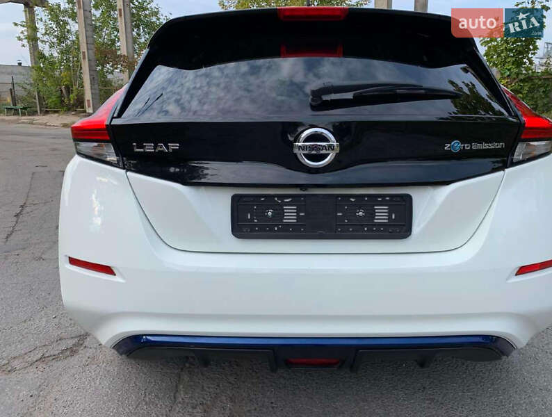 Хэтчбек Nissan Leaf 2018 в Львове