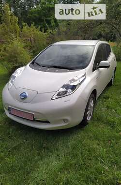 Хэтчбек Nissan Leaf 2015 в Львове