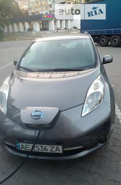 Хетчбек Nissan Leaf 2016 в Дніпрі