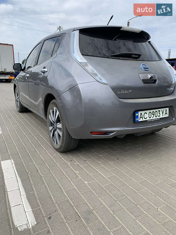 Хетчбек Nissan Leaf 2013 в Ковелі