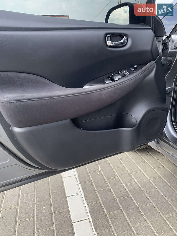 Хетчбек Nissan Leaf 2013 в Ковелі