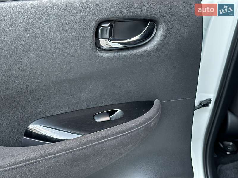 Хэтчбек Nissan Leaf 2013 в Виннице