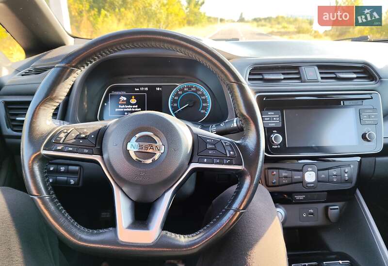 Хэтчбек Nissan Leaf 2018 в Киеве