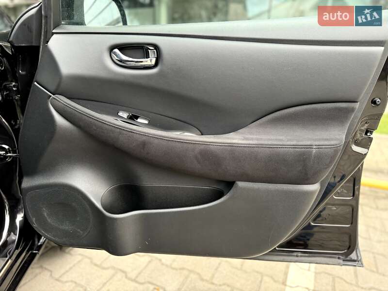 Хэтчбек Nissan Leaf 2017 в Дубровице фото 10 Хэтчбек Nissan Leaf 2017 в Дубровице