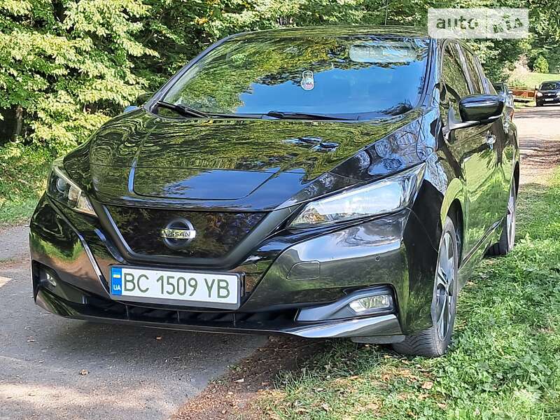 Хэтчбек Nissan Leaf 2018 в Самборе