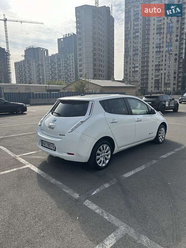 Хетчбек Nissan Leaf 2016 в Києві