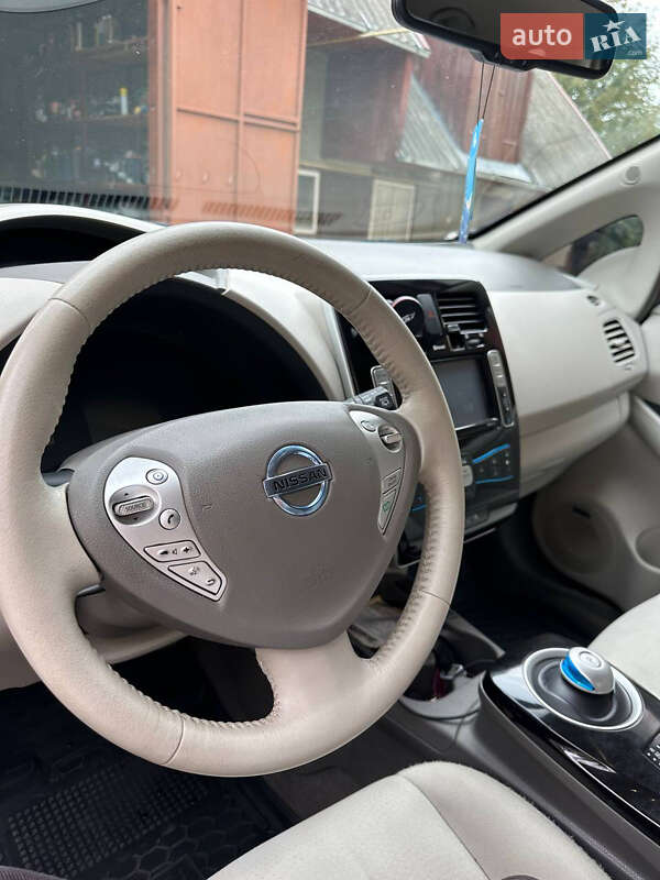 Хетчбек Nissan Leaf 2013 в Луцьку