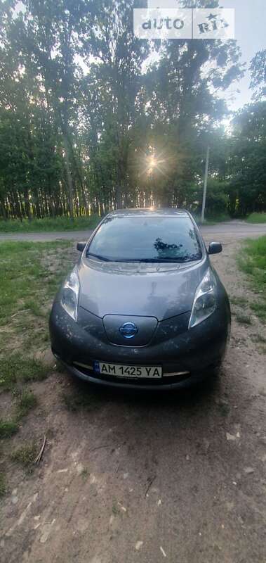 Хэтчбек Nissan Leaf 2015 в Белой Церкви