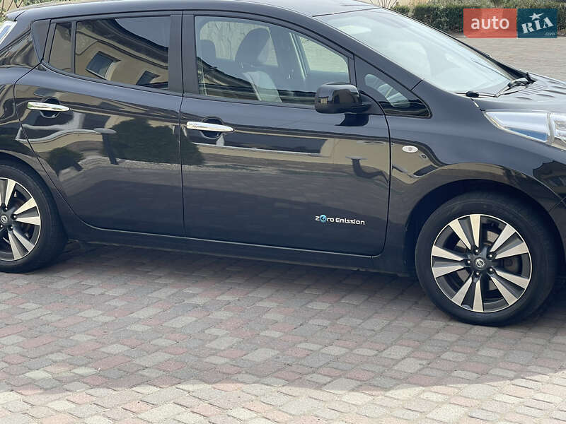 Хэтчбек Nissan Leaf 2017 в Полтаве