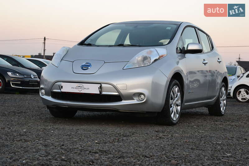 Хэтчбек Nissan Leaf 2015 в Луцке