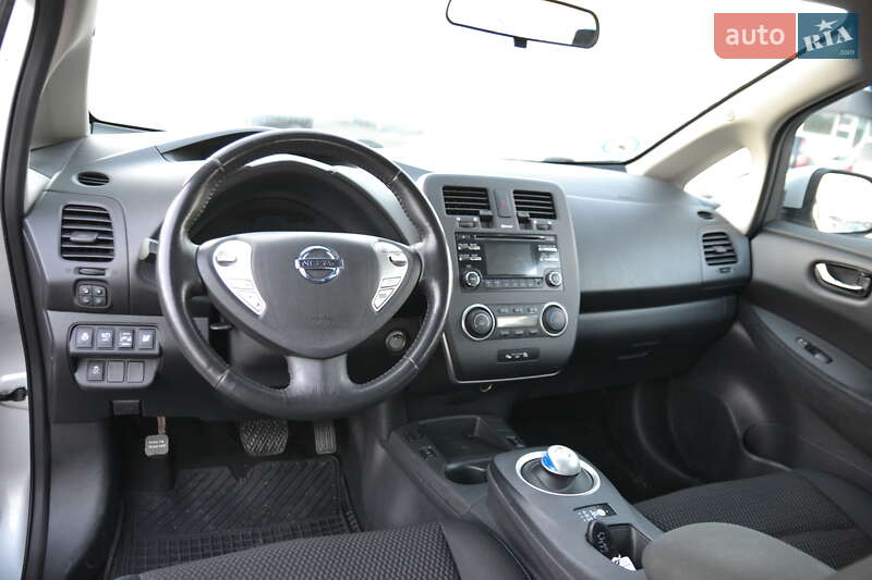 Хэтчбек Nissan Leaf 2015 в Луцке