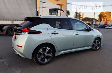 Хэтчбек Nissan Leaf 2018 в 