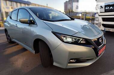 Хэтчбек Nissan Leaf 2018 в 