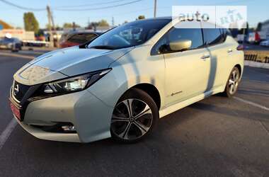 Хэтчбек Nissan Leaf 2018 в 