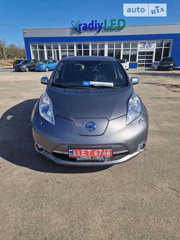 Хэтчбек Nissan Leaf 2014 в Кропивницком