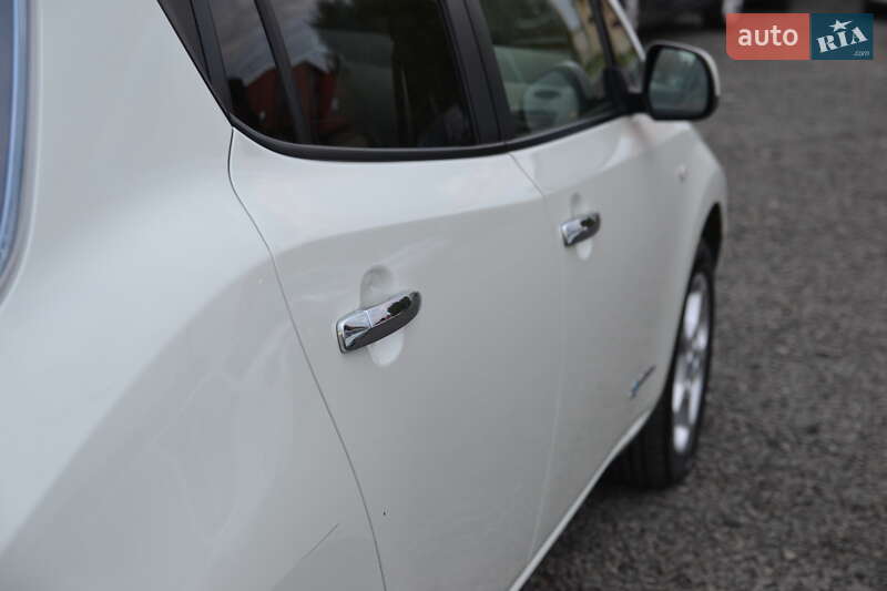 Хэтчбек Nissan Leaf 2013 в Луцке