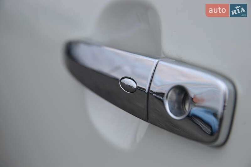 Хэтчбек Nissan Leaf 2013 в Луцке