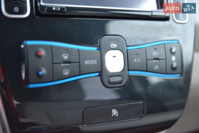 Хэтчбек Nissan Leaf 2013 в Луцке