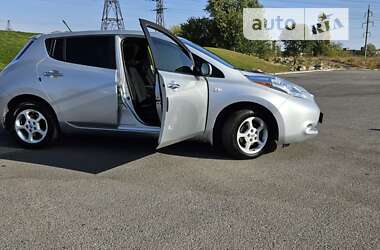 Хэтчбек Nissan Leaf 2013 в Днепре