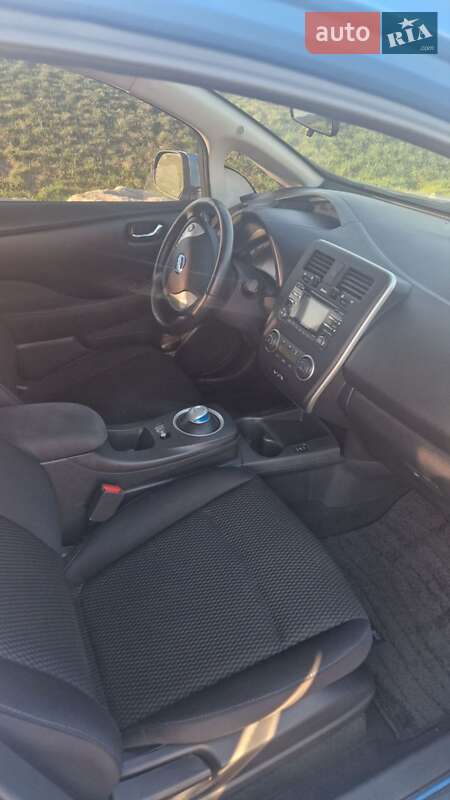 Хэтчбек Nissan Leaf 2014 в Днепре